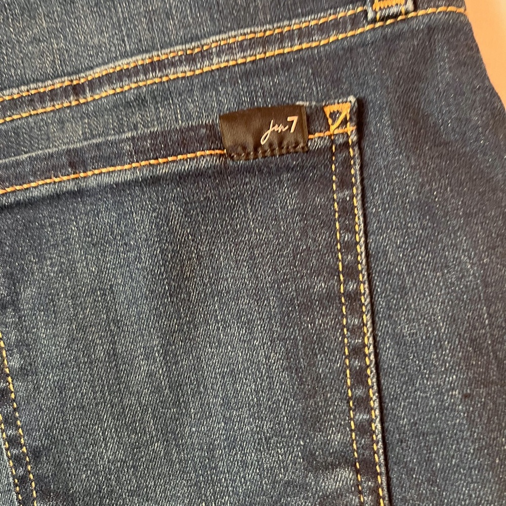 NWT Jen7 by 7 for All Mankind Raw Hem Mid Denim Shorts W/ Sculpting Panel - Picture 5 of 12